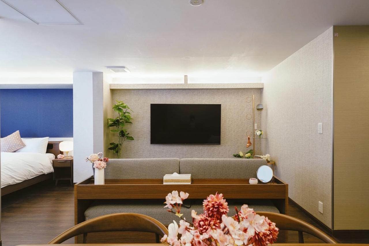 Cherry Blooming Tokyo- All Suite Boutique Hotel 东京伊樱里-中央区全套房艺术酒店 Exterior photo